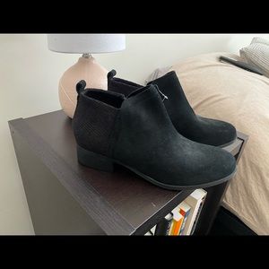 Toms black booties